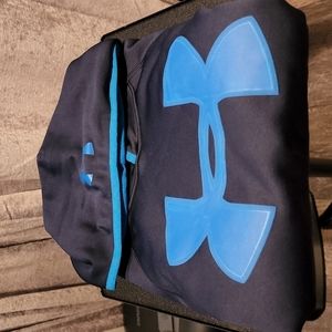 Boys size Large Under Armour storm hooded sweatshirt. Excellent condition!